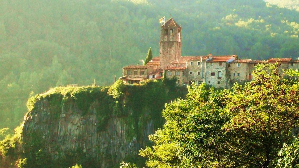 Hotel Hostal Mont-Rock Montagut Zewnętrze zdjęcie